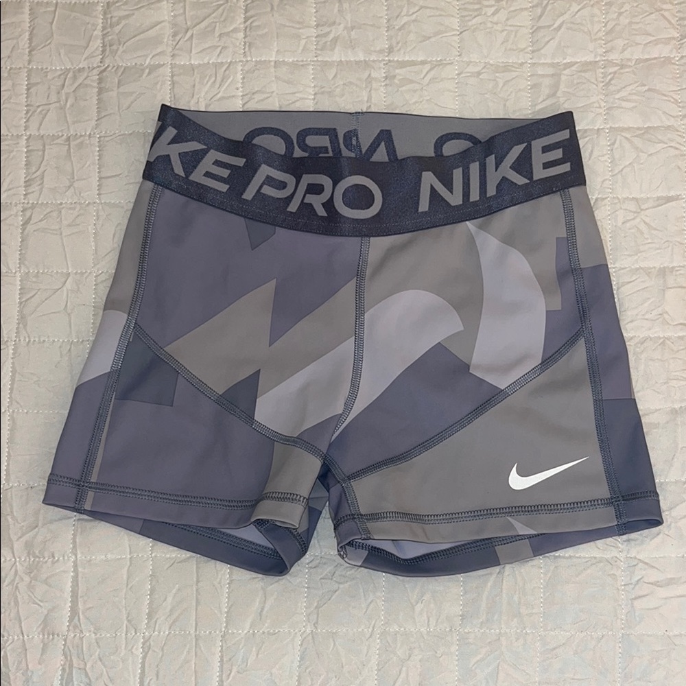 Nike Pro Geometric Gray Shorts